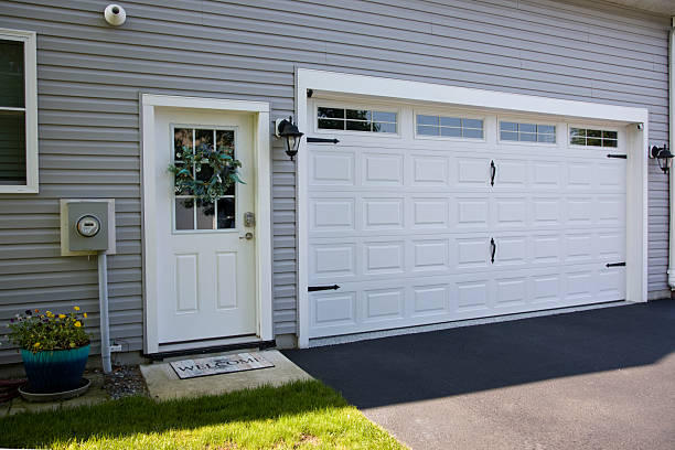 24/7 Emergency Garage Door Panel Replacement experts in Herscher, IL